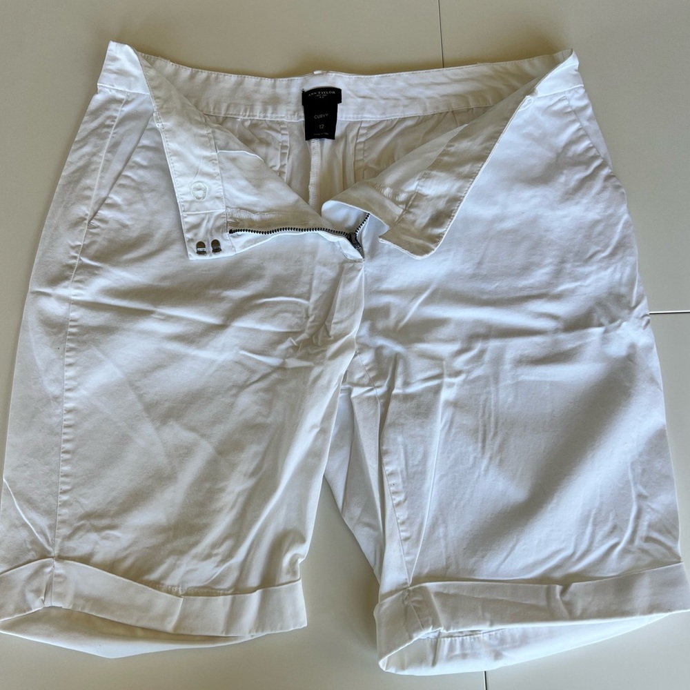 Ann Taylor Size 12 White Curvy Bermuda Shorts